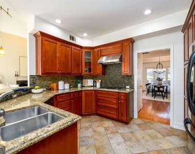 1560 Oak Park Cove - Photo Thumbnail 17