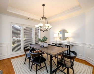 1560 Oak Park Cove - Photo Thumbnail 14