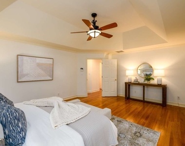 1560 Oak Park Cove - Photo Thumbnail 20