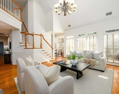 1560 Oak Park Cove - Photo Thumbnail 5