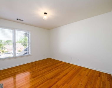 1560 Oak Park Cove - Photo Thumbnail 21
