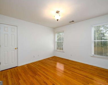 1560 Oak Park Cove - Photo Thumbnail 23