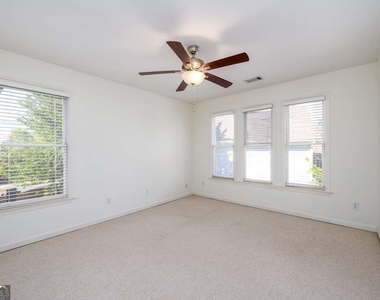 1560 Oak Park Cove - Photo Thumbnail 19