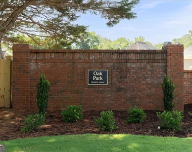 1560 Oak Park Cove - Photo Thumbnail 31
