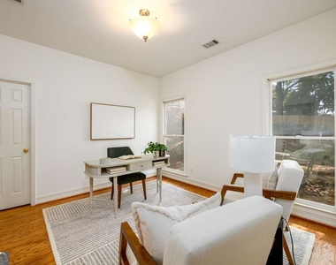 1560 Oak Park Cove - Photo Thumbnail 2