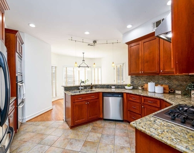 1560 Oak Park Cove - Photo Thumbnail 18