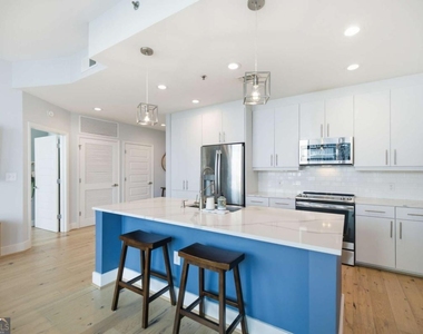 1080 Peachtree Street Ne - Photo Thumbnail 5