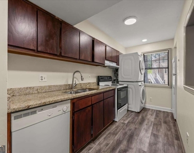 210 Appleby Drive - Photo Thumbnail 7