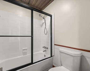 210 Appleby Drive - Photo Thumbnail 20