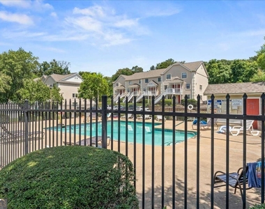 210 Appleby Drive - Photo Thumbnail 25