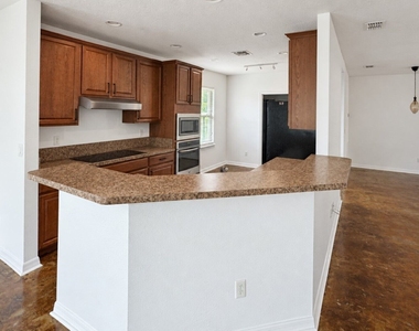 403 Soncel Drive - Photo Thumbnail 9