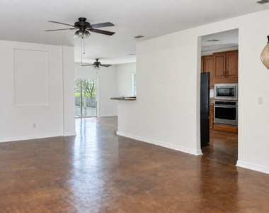 403 Soncel Drive - Photo Thumbnail 6