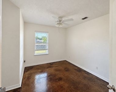 403 Soncel Drive - Photo Thumbnail 19