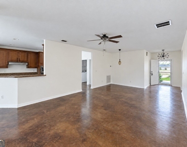 403 Soncel Drive - Photo Thumbnail 3