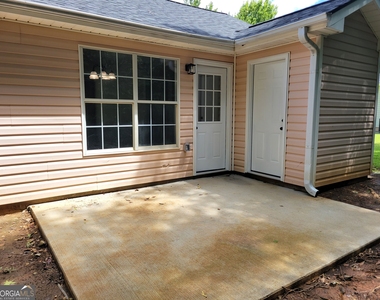 414 Missi Lane - Photo Thumbnail 11