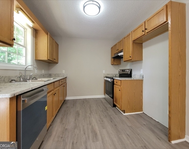 414 Missi Lane - Photo Thumbnail 3
