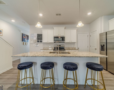 3646 Abbey Way - Photo Thumbnail 6