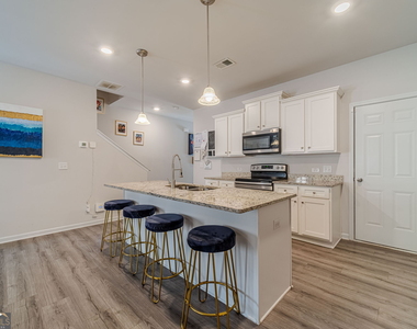 3646 Abbey Way - Photo Thumbnail 5