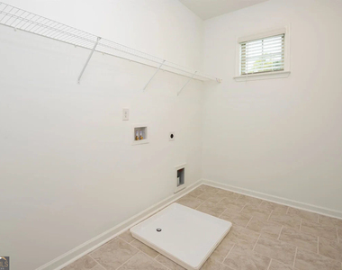 1525 Wellston Drive - Photo Thumbnail 15