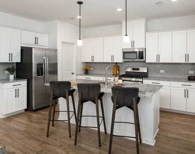 1525 Wellston Drive - Photo Thumbnail 2