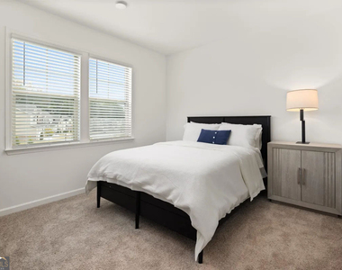 1525 Wellston Drive - Photo Thumbnail 8