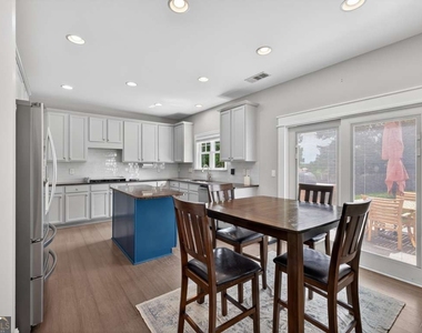 7819 Brass Lantern Drive - Photo Thumbnail 12
