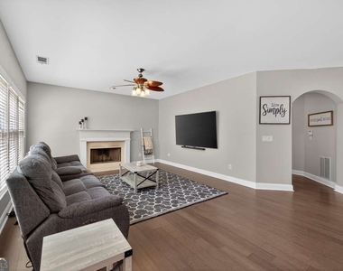 7819 Brass Lantern Drive - Photo Thumbnail 10