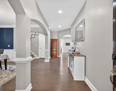7819 Brass Lantern Drive - Photo Thumbnail 3