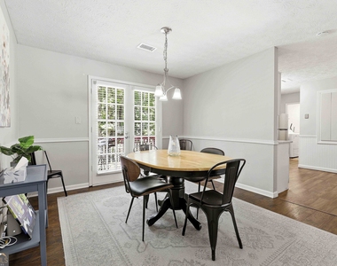110 Clydesdale Road - Photo Thumbnail 8