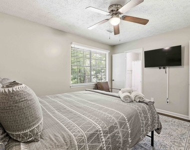 110 Clydesdale Road - Photo Thumbnail 13