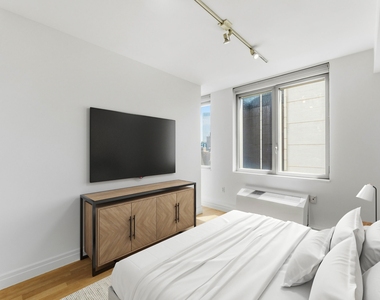 554 West 54th Street - Photo Thumbnail 6