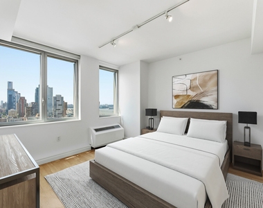 554 West 54th Street - Photo Thumbnail 5