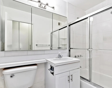 West 53rd - Photo Thumbnail 4