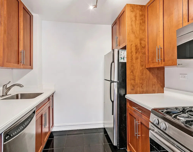 West 53rd - Photo Thumbnail 3