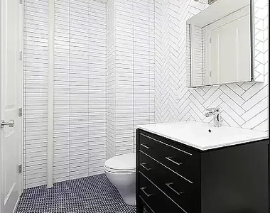 323 East 78th Street - Photo Thumbnail 4