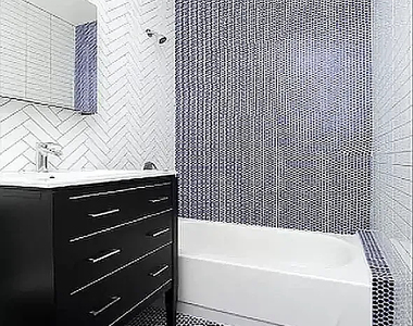 323 East 78th Street - Photo Thumbnail 5