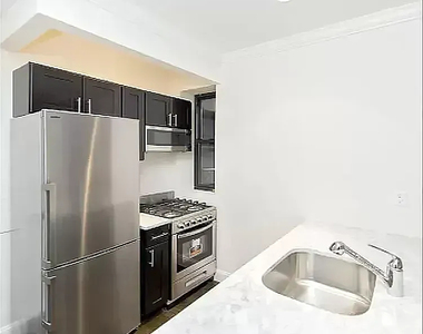 323 East 78th Street - Photo Thumbnail 1