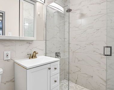 421 East 78th Street - Photo Thumbnail 3