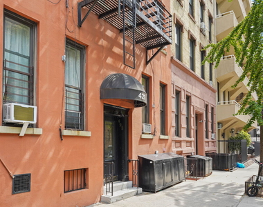 421 East 78th Street - Photo Thumbnail 4