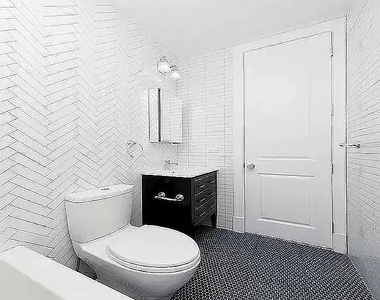 1377 Lexington Avenue - Photo Thumbnail 6
