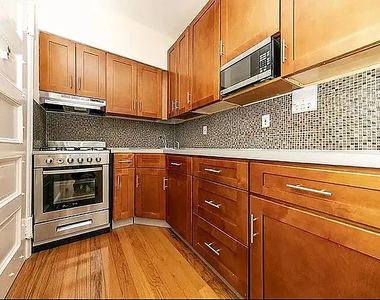 21 West 87th Street - Photo Thumbnail 3
