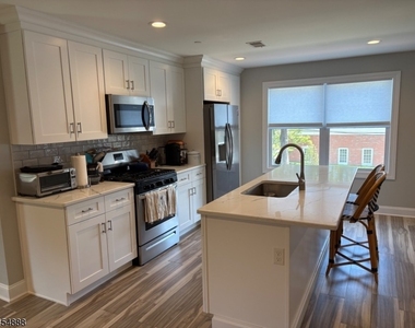 227 Lenox Ave - Photo Thumbnail 11
