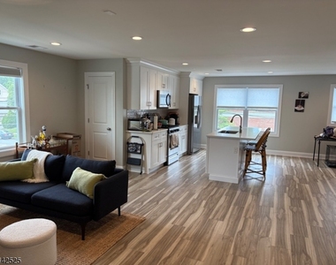 227 Lenox Ave - Photo Thumbnail 8