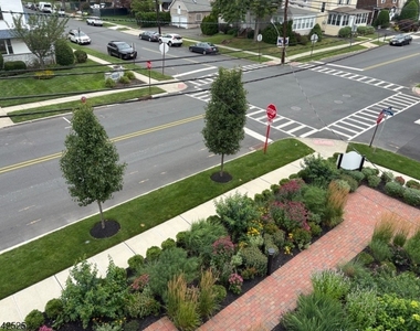 227 Lenox Ave - Photo Thumbnail 16
