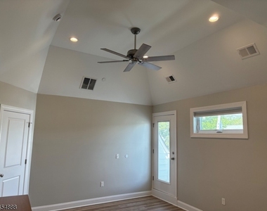 227 Lenox Ave - Photo Thumbnail 14