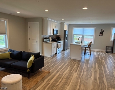 227 Lenox Ave - Photo Thumbnail 10
