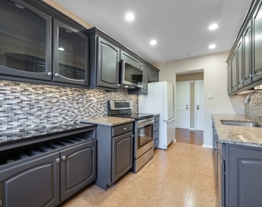 21 Foxwood Dr - Photo Thumbnail 11
