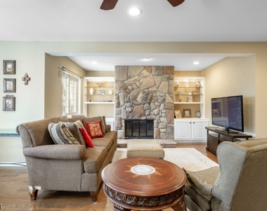 21 Foxwood Dr - Photo Thumbnail 3