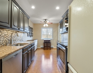 21 Foxwood Dr - Photo Thumbnail 9