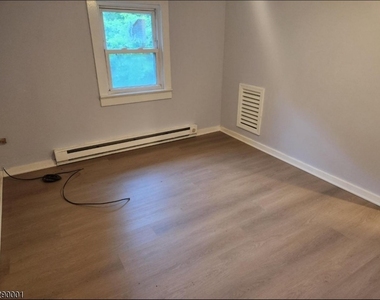 72 Glenwood Mt Rd - Photo Thumbnail 8